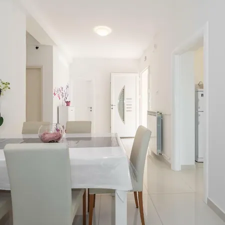 Apartment Allegro