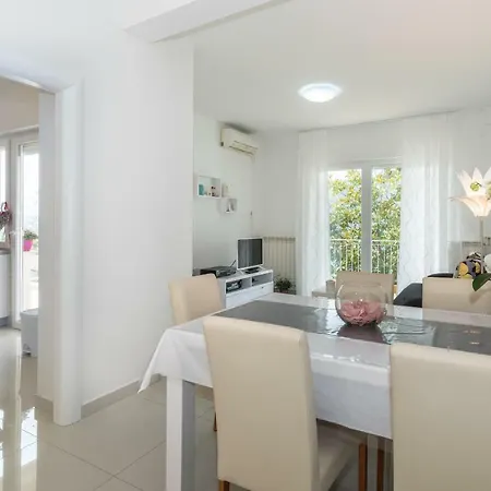 Allegro アパート *